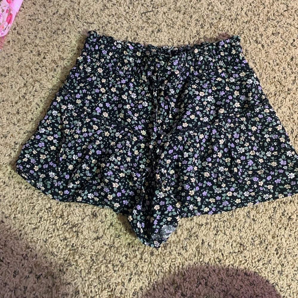 NWT floral shorts